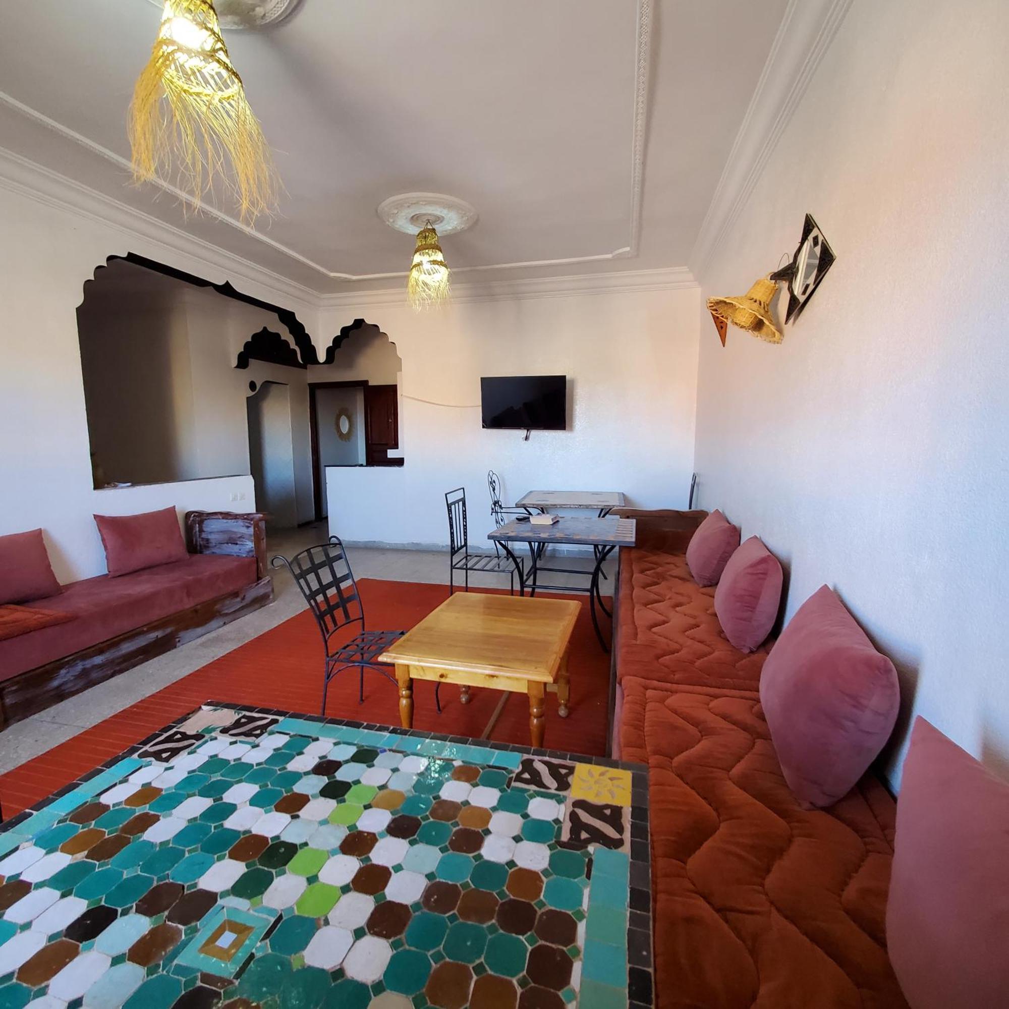 Warzazat Hostel Exteriör bild